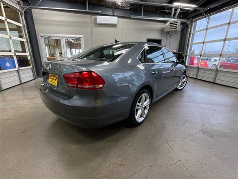 Used 2014 Volkswagen Passat TDI SE image 5