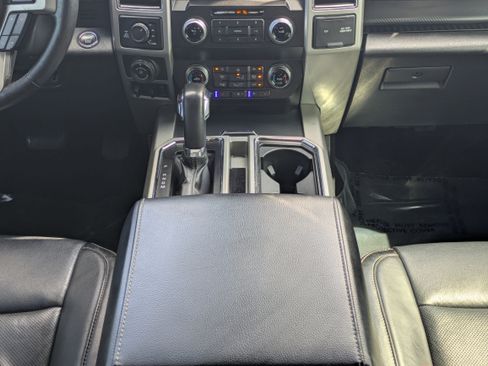 Used 2019 Ford F150 Lariat w/ Equipment Group 502A Luxury AWD/4WD image 24
