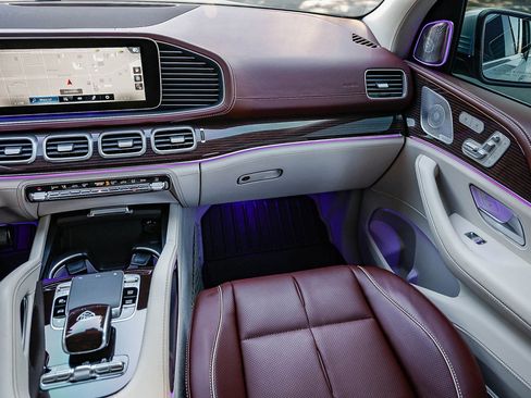 Used 2021 Mercedes-Benz Maybach GLS 600 4MATIC image 14