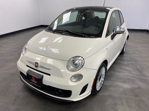 Used 2018 FIAT 500 Lounge FWD image 2