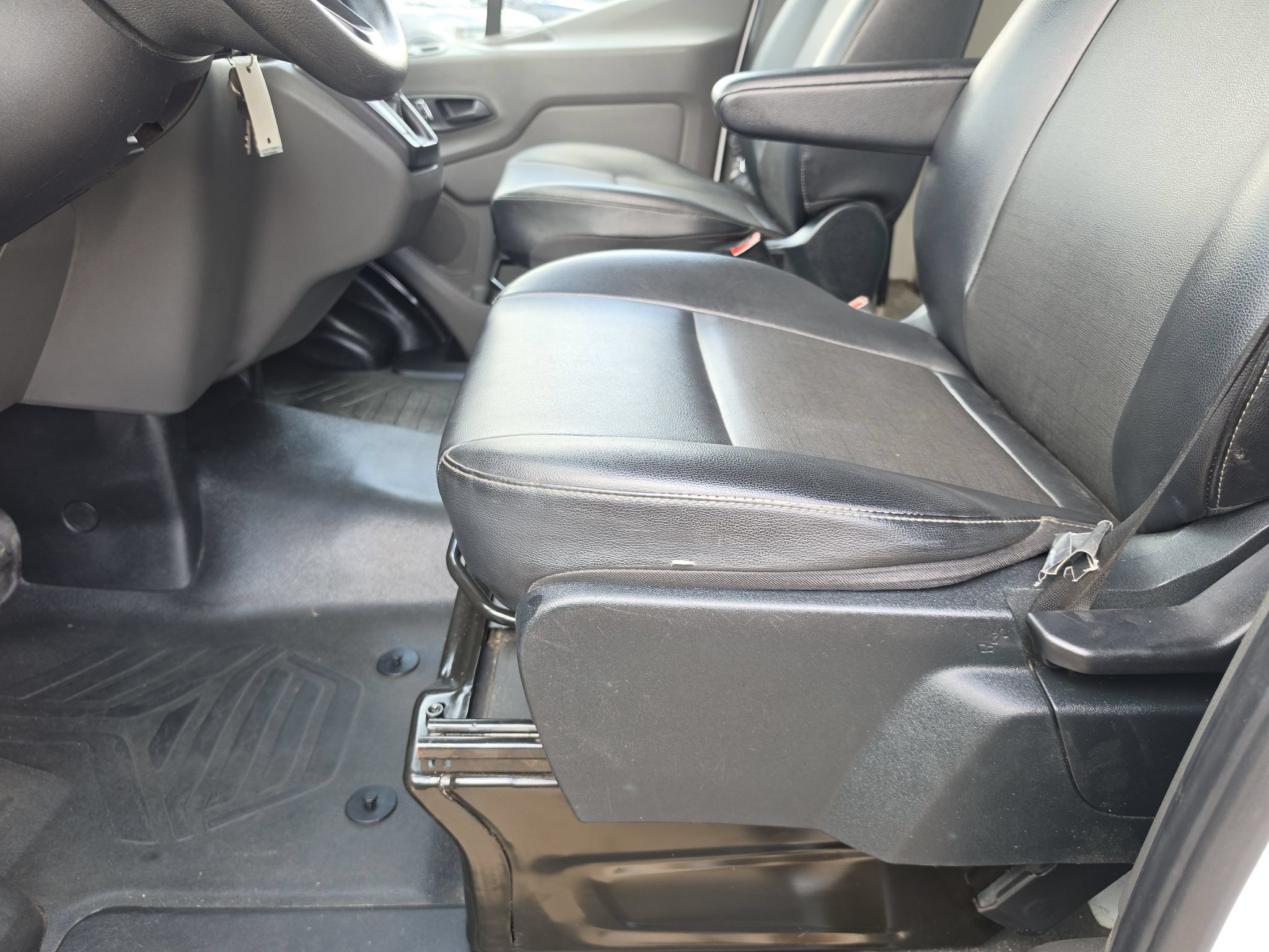 Used 2022 Ford Transit 350 DRW RWD image 17