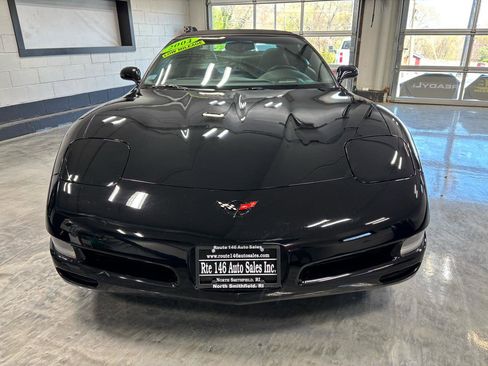Used 2004 Chevrolet Corvette Convertible w/ Preferred Equipment Group RWD image 3