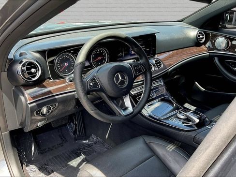 Used 2017 Mercedes-Benz E 300 image 17