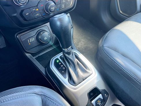 Used 2020 Jeep Renegade Limited AWD/4WD image 16