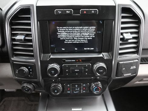 Used 2017 Ford F150 XLT w/ Equipment Group 302A Luxury AWD/4WD image 19
