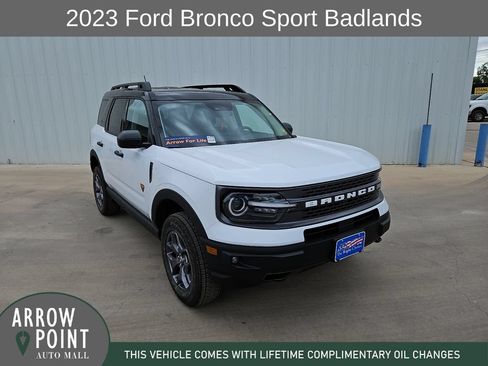 Used 2023 Ford Bronco Sport Badlands AWD/4WD image 2