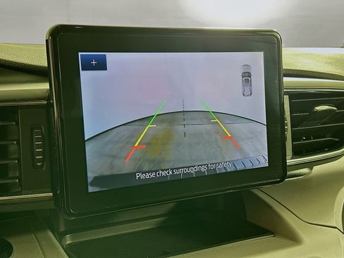 Used 2024 Ford Explorer XLT w/ Equipment Group 202A image 22