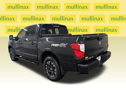 Used 2019 Nissan Titan PRO-4X w/ Pro-4x Convenience Package image 10