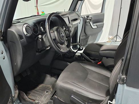 Used 2015 Jeep Wrangler Sahara w/ Connectivity Group AWD/4WD image 26