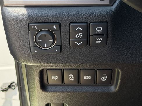 Used 2023 Lexus GX 460 Luxury w/ Sport Design Package AWD/4WD image 25