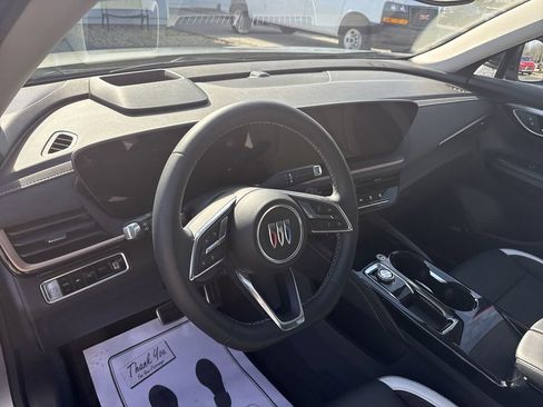 Certified 2025 Buick Envision Sport Touring image 27