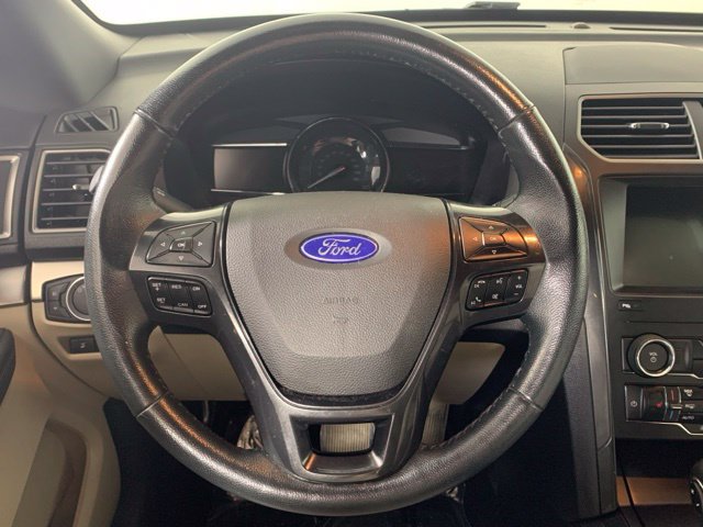 Used 2019 Ford Explorer XLT w/ Equipment Group 202A AWD/4WD image 32