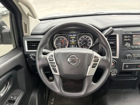 Used 2017 Nissan Titan S AWD/4WD image 14