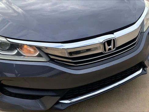 Used 2016 Honda Accord LX image 29