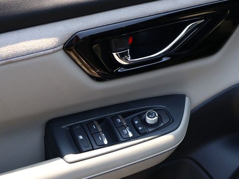 Used 2025 Subaru Forester Limited w/ Popular Package image 28