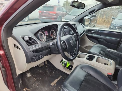 Used 2017 Dodge Grand Caravan SXT w/ Driver Convenience Group image 13