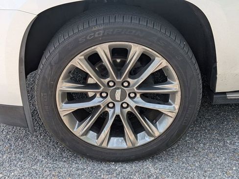 Used 2020 Cadillac Escalade Platinum image 5