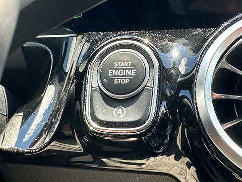Certified 2022 Mercedes-Benz GLA 250 4MATIC image 27