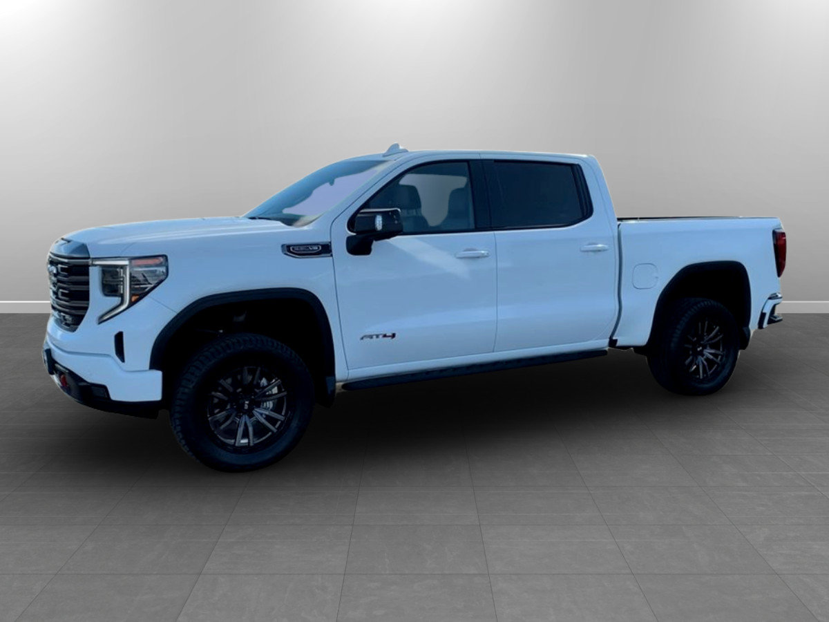Used 2023 GMC Sierra 1500 AT4 w/ AT4 Premium Package AWD/4WD image 3
