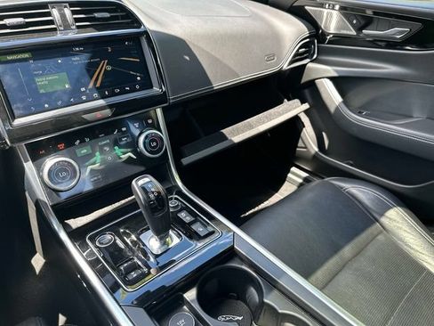 Used 2020 Jaguar XE R-Dynamic S AWD/4WD image 33