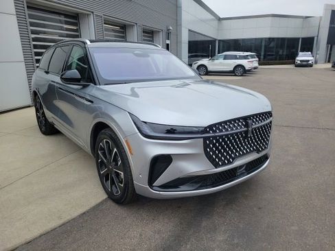 Certified 2024 Lincoln Nautilus Reserve w/ Equipment Group 202A image 11