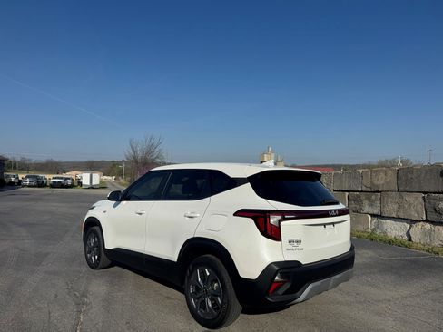 Used 2024 Kia Seltos LX image 4