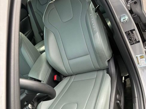 Used 2025 Hyundai Elantra Limited image 17
