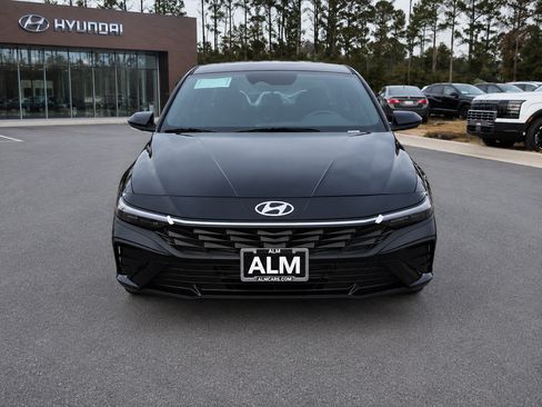 New 2026 Hyundai Elantra SEL Sport FWD image 2