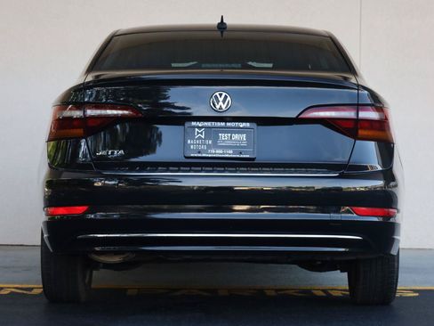 Used 2019 Volkswagen Jetta R-Line FWD image 9