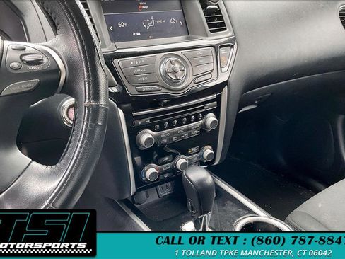 Used 2020 Nissan Pathfinder SV FWD image 6