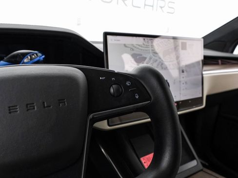 Used 2022 Tesla Model X image 24