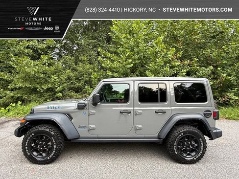 Used 2023 Jeep Wrangler Unlimited w/ Sun & Screen Package AWD/4WD image 1