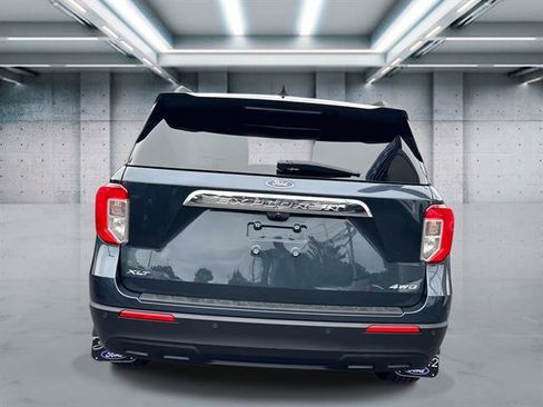 Used 2023 Ford Explorer XLT AWD/4WD image 26