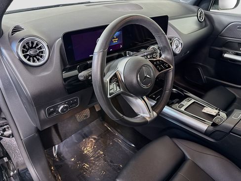 Used 2025 Mercedes-Benz GLA 250 4MATIC image 23