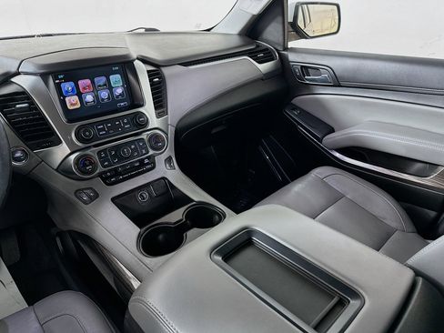 Used 2019 Chevrolet Suburban LT image 24