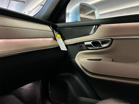 New 2026 Volvo XC90 B6 Plus w/ Protection Package Premier image 21