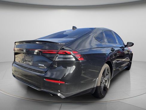 Used 2023 Honda Accord Sport image 3