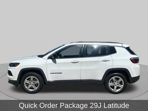Used 2024 Jeep Compass Latitude AWD/4WD image 2