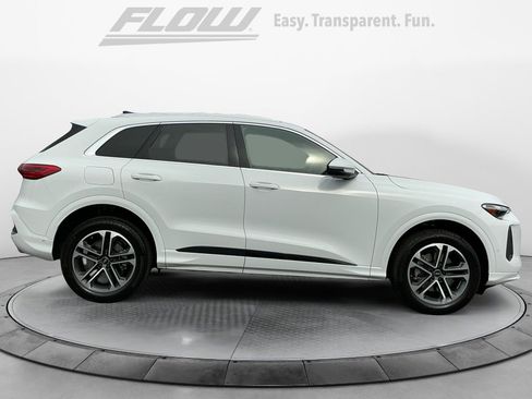 Used 2025 Audi Q5 Premium w/ Convenience Package AWD/4WD image 10