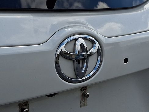 Used 2019 Toyota Highlander XLE AWD/4WD image 29
