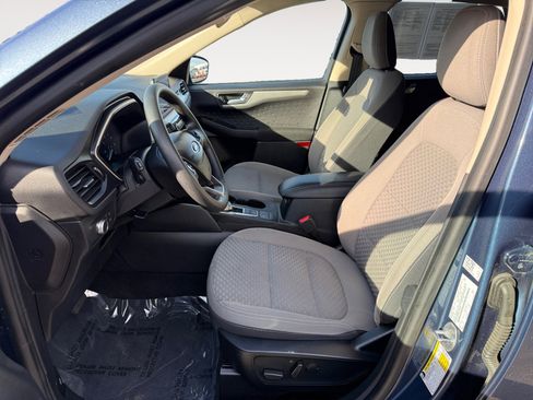 Used 2020 Ford Escape SE image 10