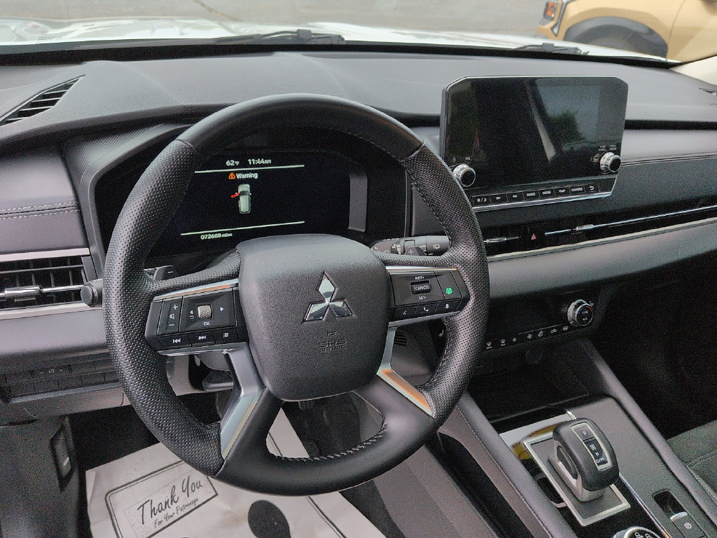 Used 2023 Mitsubishi Outlander SE AWD/4WD image 9