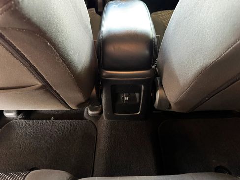 Used 2016 Dodge Journey SE w/ Flexible Seating Group FWD image 19