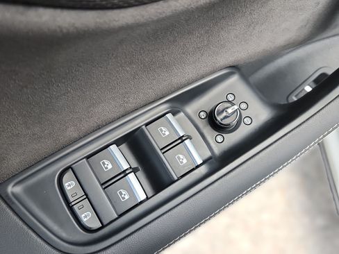 Used 2023 Audi SQ8 Prestige w/ Prestige Package AWD/4WD image 19