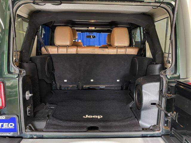 Used 2011 Jeep Wrangler Unlimited Sahara AWD/4WD image 12