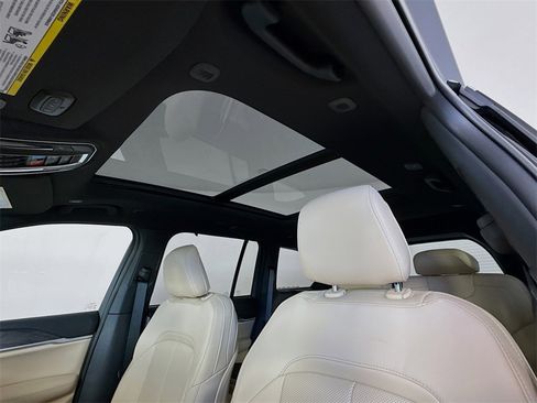 New 2025 Jeep Grand Cherokee Limited w/ Luxury Tech Group II image 22