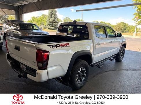 Used 2019 Toyota Tacoma TRD Off-Road w/ Technology Package AWD/4WD image 5