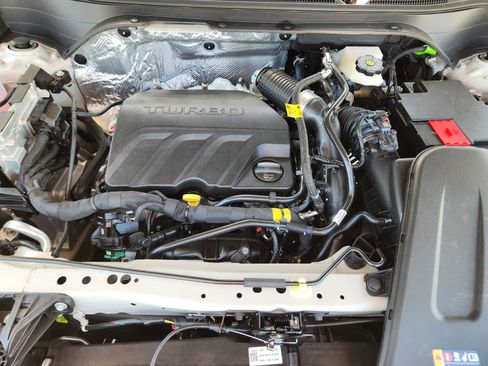 New 2026 Chevrolet Trax RS w/ Sunroof Package image 21