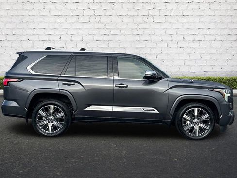 Used 2023 Toyota Sequoia Capstone image 3