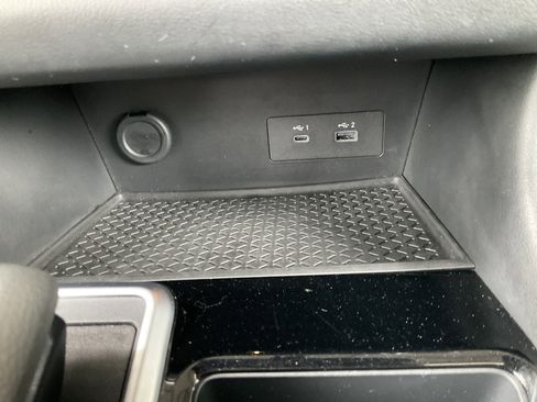 Used 2025 Nissan Pathfinder SV AWD/4WD image 17